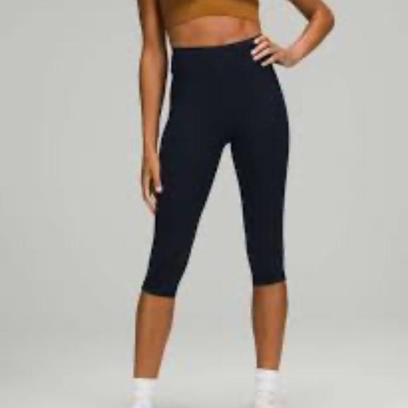Lululemon All the right place High Rise Crop 23' Size 12 - Picture 1 of 9